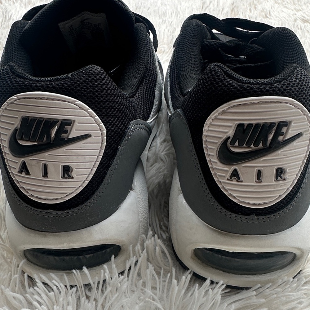 Nike Dual-Tone Black and Gray Sneakers - Picture 3 of 8